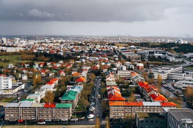 Horizonte de Reykjavik, la capital de Islandia