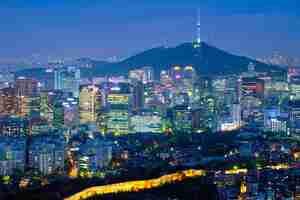 Foto horizonte de seúl en la noche, corea del sur.