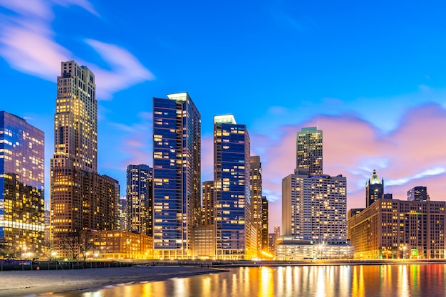 Horizontes de Chicago en la noche.