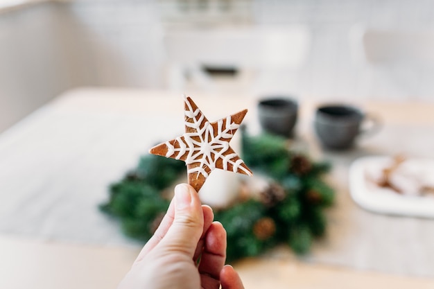 Hornear galletas estrella para Navidad