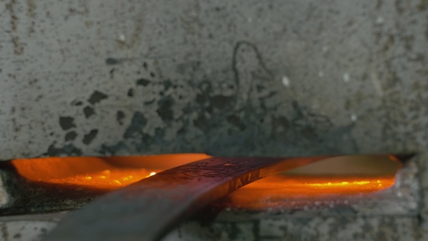 Foto horno de gas para calentar metal estufa de fusión moderna para acero de hierro el herrero fabrica productos de hierro