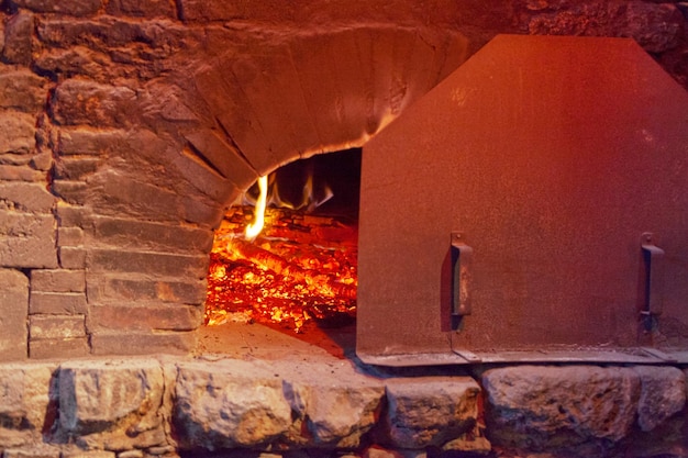 Horno de ladrillos de una antigua panadería