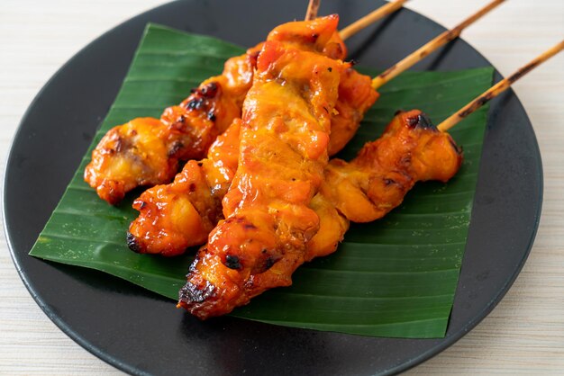 horno de pollo a la parrilla estilo de comida callejera asiática