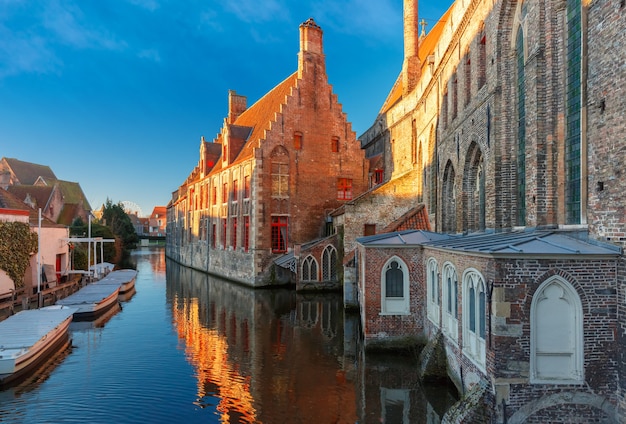 Hospital de São João pela manhã, Bruges