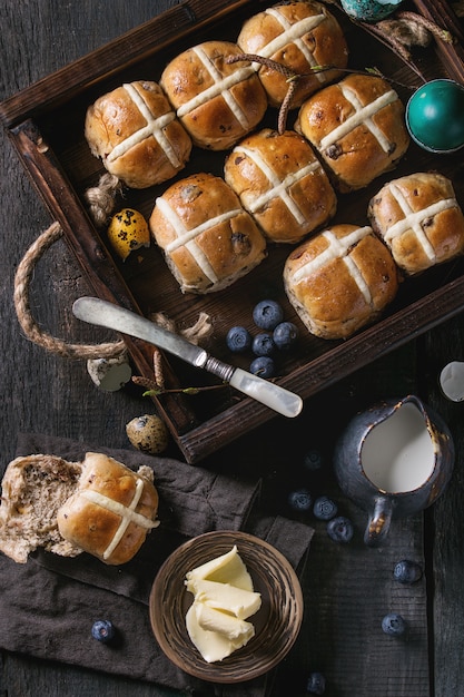 Hot cross buns