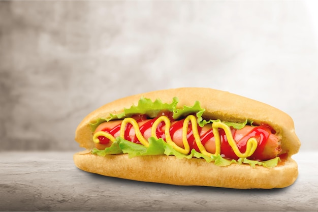 Hot Dog a la Parrilla con Mostaza Amarilla