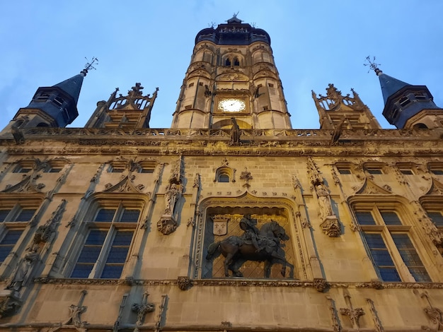 Hotel de ville de Compiegne um belo lugar histórico no centro de Compiegne França