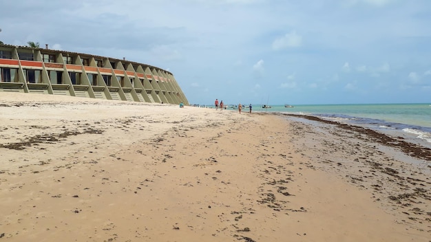 Hotel Tambau abandonado en la playa de Joao Pessoa Brasil