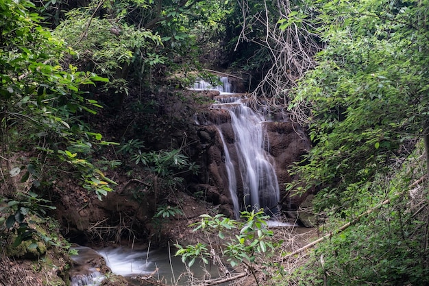 Foto huai mae khamin wasserfall berühmter ort in thailand