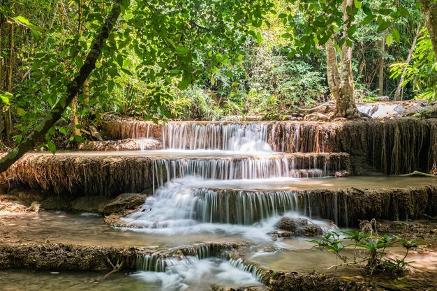 Foto huai mae khamin wasserfall berühmter ort in thailand