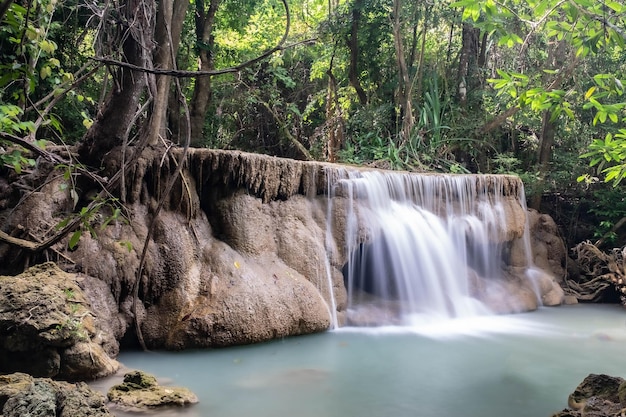 Huai Mae Khamin Wasserfall Berühmter Ort in Thailand