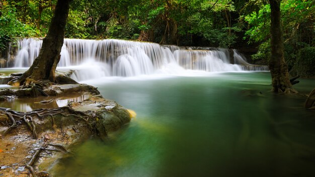 Huaimae Khamin Wasserfall Srisawat Bezirk Karnchanaburi Thailand