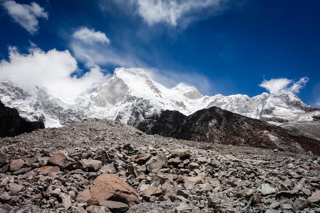 Huaraz, Perú. las montañas rocosas de Huascarán en la Cordillera Blanca