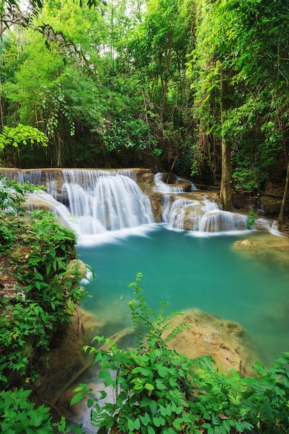 Huay Mae Kamin-Wasserfall in Nationalpark Khuean Srinagarindra, Kanchanaburi, Thailand