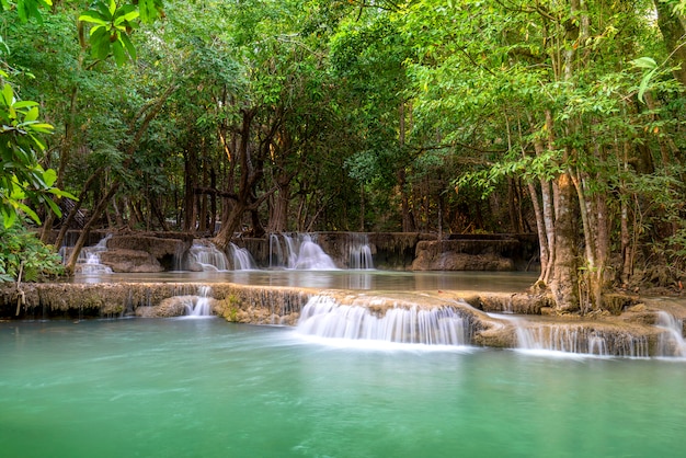 Huay Mae Khamin en el Parque Nacional KhuanSrinagarindra Tailandia