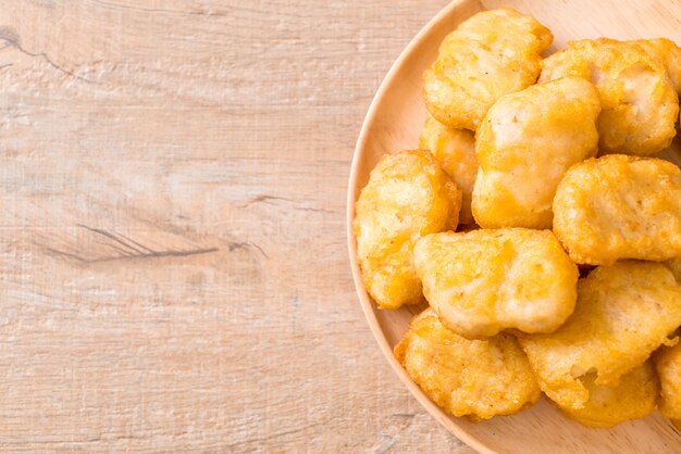 Hühnchen-Nuggets mit Sauce