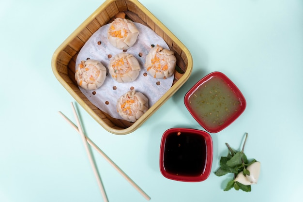 Hühnchen und Gemüse Shumai