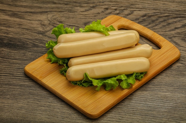 Hühnchen-Weißwurst mit Salat