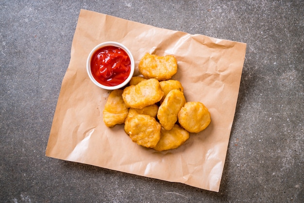 Hühnernuggets mit Soße