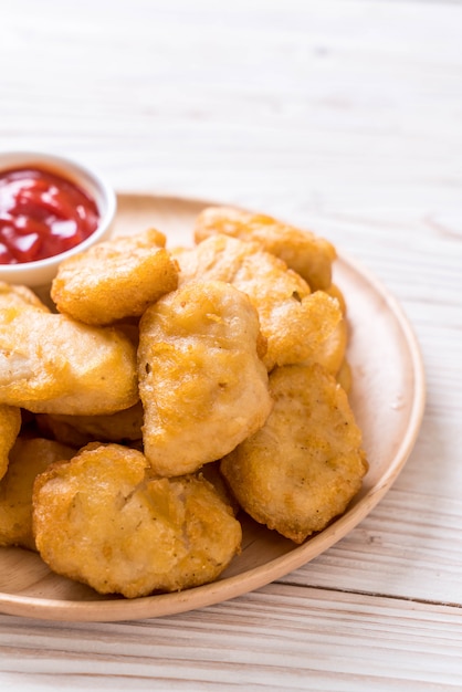 Hühnernuggets mit Soße