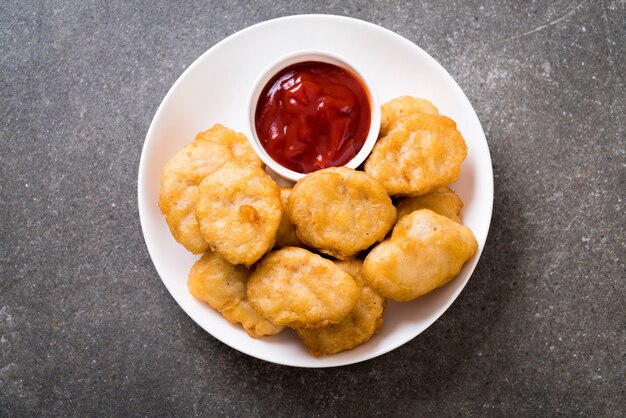 Hühnernuggets mit Soße