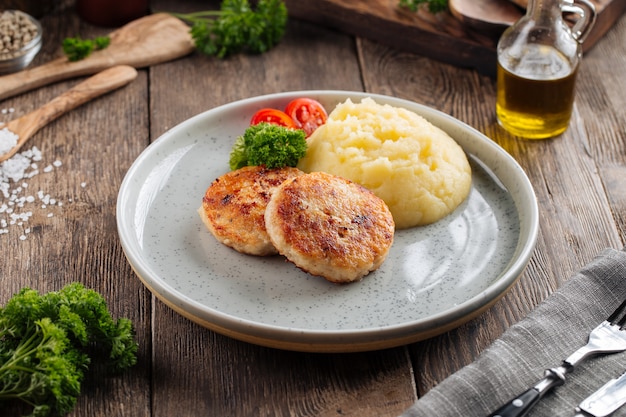 Hühnerschnitzel mit Kartoffelpüree