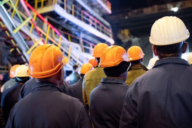 Huelga de trabajadores en la industria pesada.