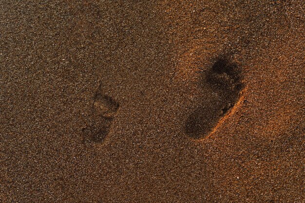 Huellas en la playa Descalzo