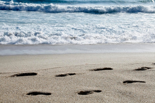 Huellas en la playa