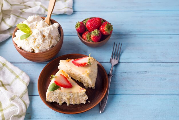 Hüttenkäseauflauf mit Erdbeeren