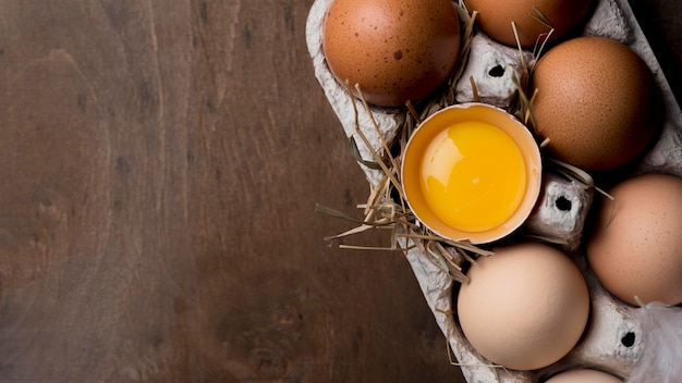 Foto huevos de gallina frescos de primer plano