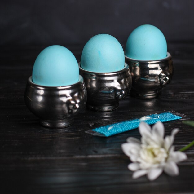 Huevos de pascua azul