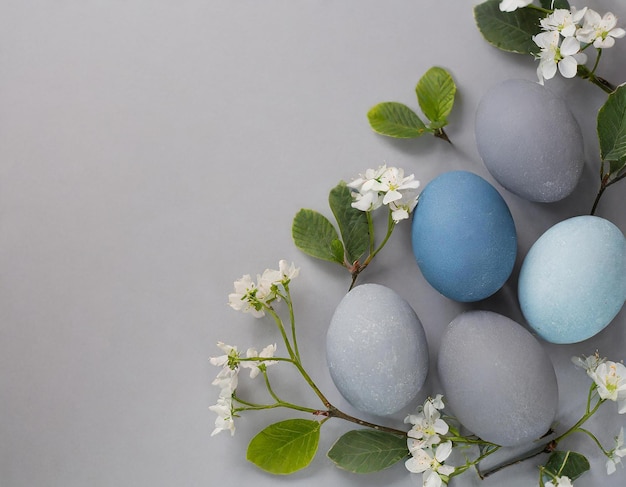 Foto los huevos de pascua modernos azules y grises