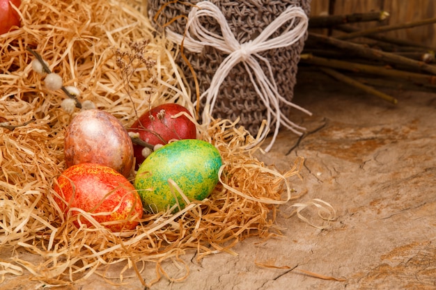 Huevos de Pascua en el nido