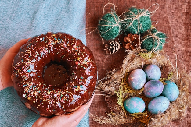 Huevos de pascua en el nido