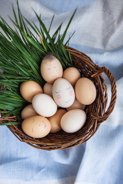 Huevos de Pascua pintados