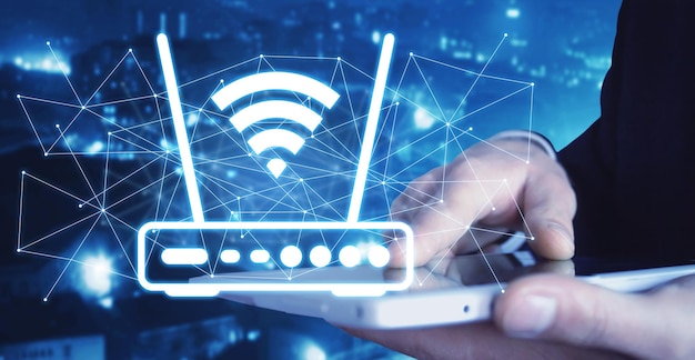 Humano mostrando um roteador Wi-Fi e uma rede