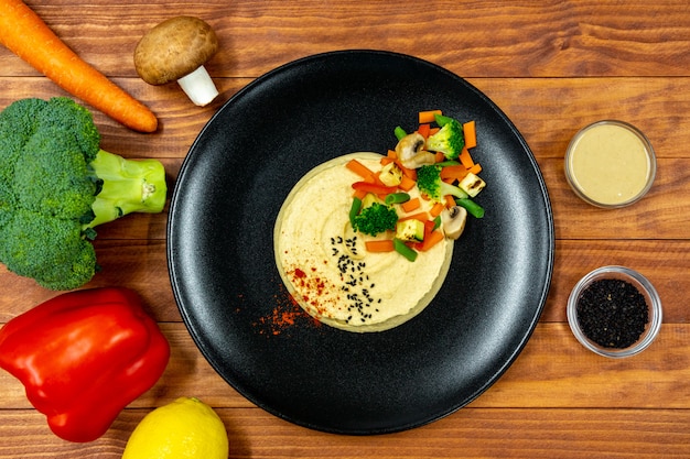 Hummus mit Gemüse