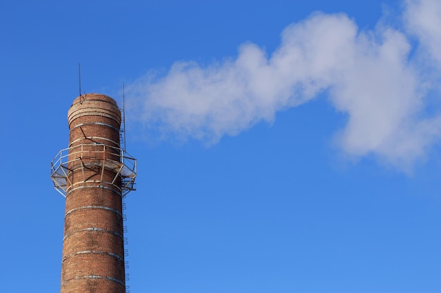 Foto humo de la chimenea