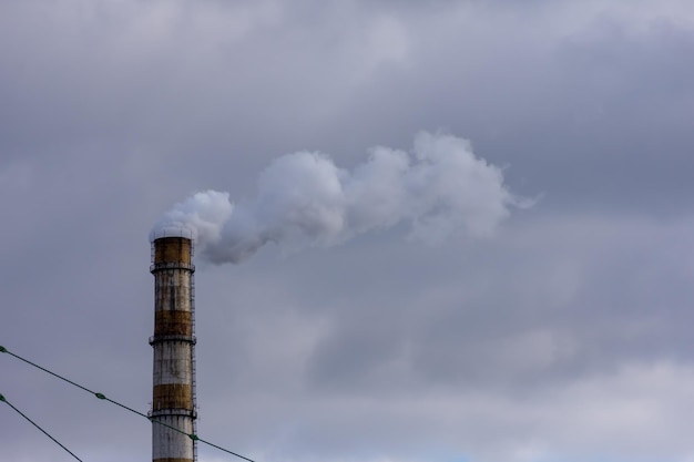 Humo de materiales quemados para calefacción urbana y ecología.