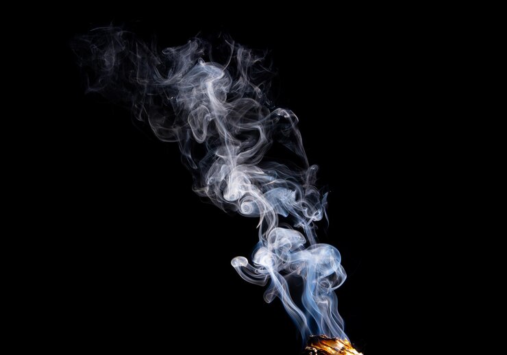 humo de un pedazo de papel de fondo