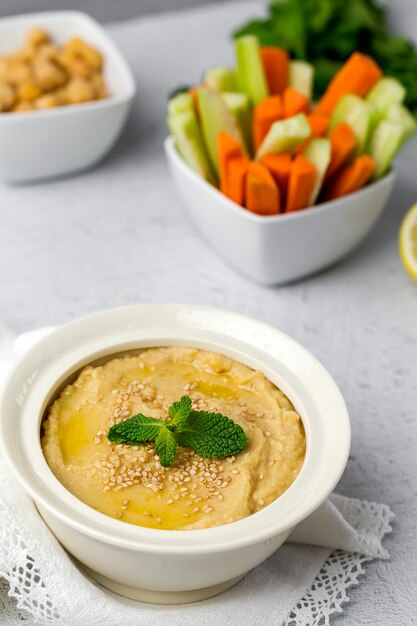 Humus de garbanzo hecho en casa.