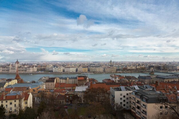 Hungria Budapeste Parlamento vista do rio Danúbio