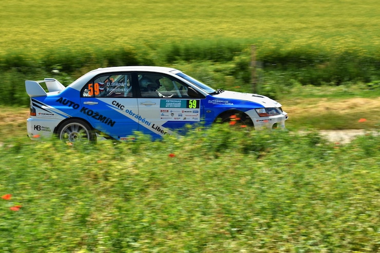 Foto hustopece tschechische republik 18. juni 2016 rallye-auto