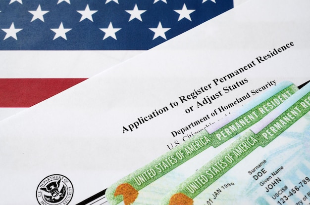 I485 Solicitud para registrar la residencia permanente o ajustar el formulario de estado y la tarjeta verde de dvlottery se encuentra en la bandera de los Estados Unidos del Departamento de Seguridad Nacional