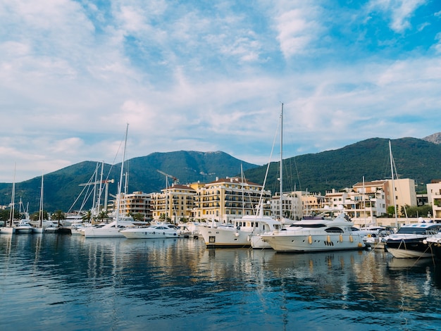 Iate porto montenegro elite área de tivat