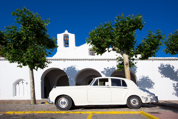 Ibiza iglesia blanca de Sant Carles de Peralta en Balear