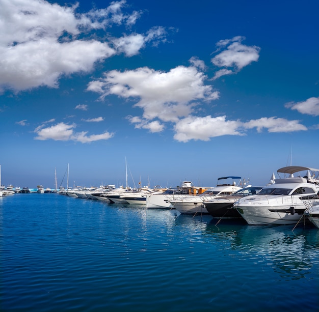Ibiza puerto deportivo de Santa Eulalia en Baleares
