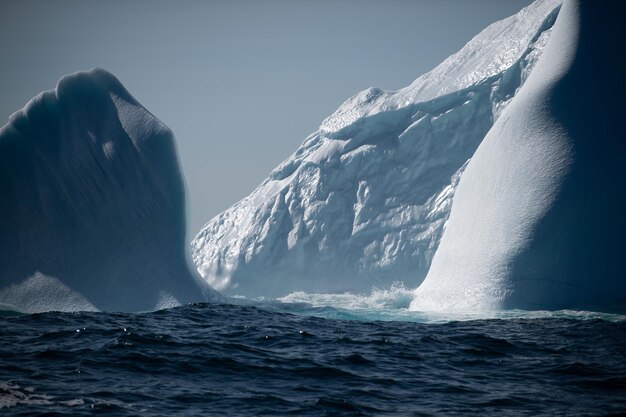 Un iceberg se ve de cerca