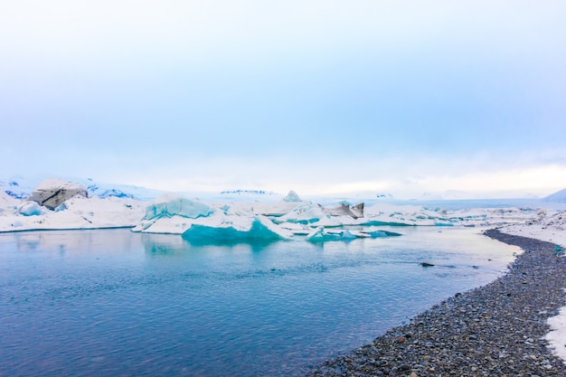 Icebergs na lagoa da geleira, islândia